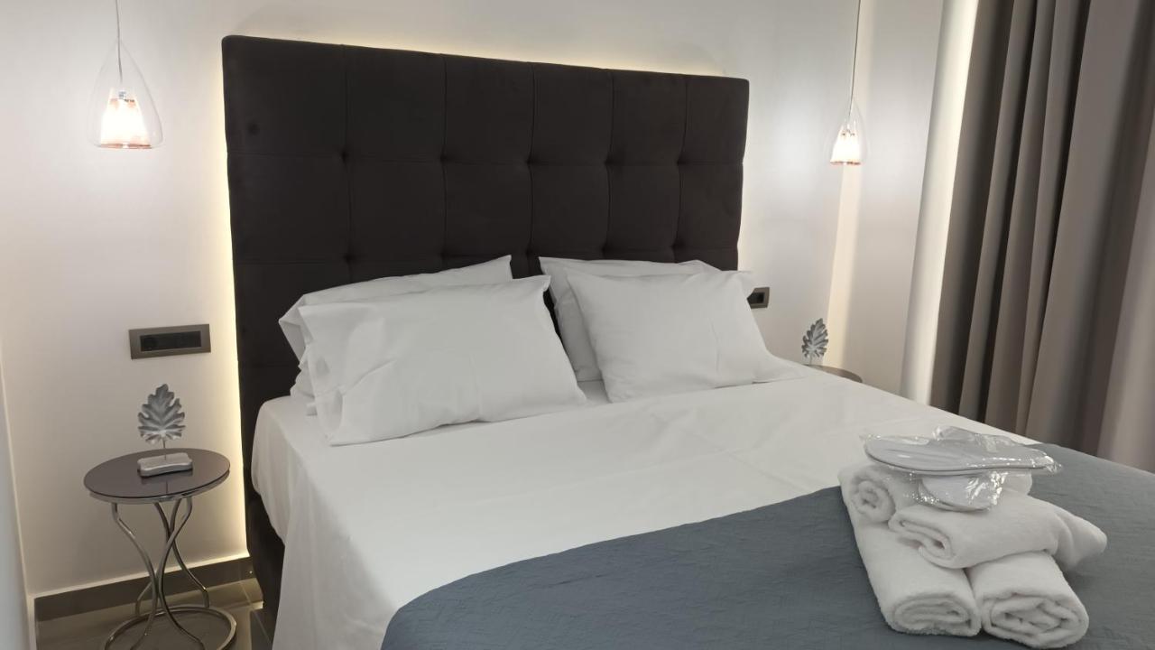 Km Luxury Apart Downtown Heraklion Exteriör bild