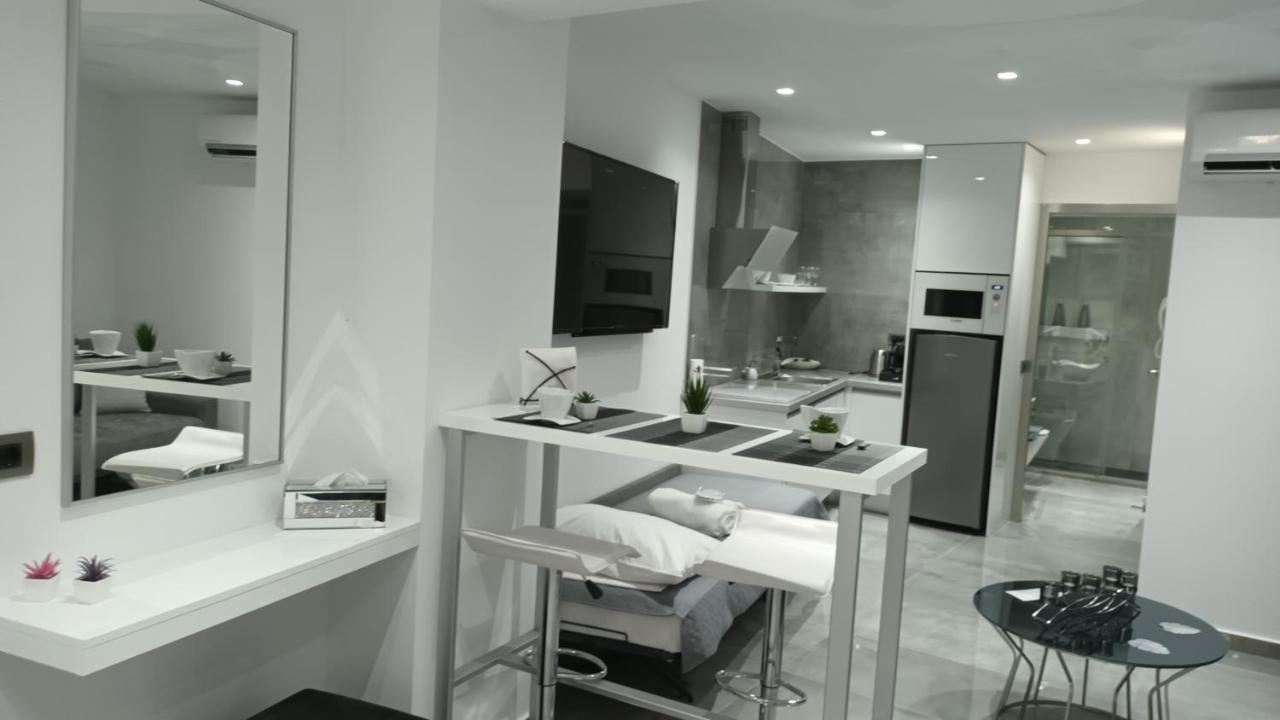 Km Luxury Apart Downtown Heraklion Exteriör bild